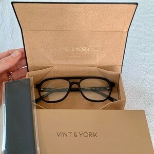 Vint & York Volare Unisex Black eyewear frames. Brand new, never worn w box&case